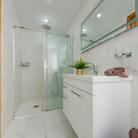 Apartman Few Minutes From Valletta Modern 2-bd Roof Top Marsa