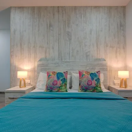 Few Minutes From Valletta Modern 2-bd Roof Top Apartman
