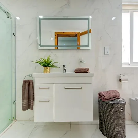 Apartman Few Minutes From Valletta Modern 2-bd Roof Top Marsa