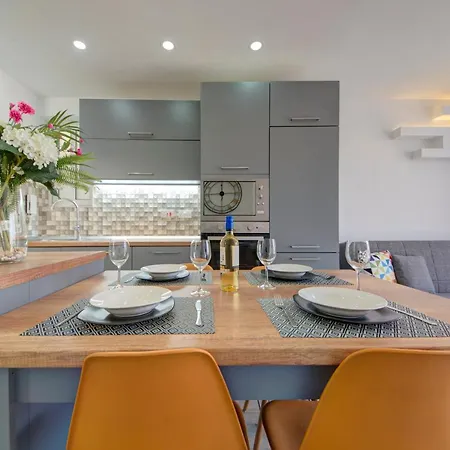 Apartman Few Minutes From Valletta Modern 2-bd Roof Top *
