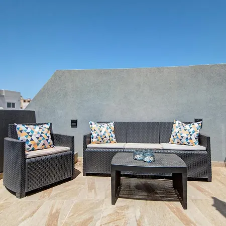 Few Minutes From Valletta Modern 2-bd Roof Top 아파트 Marsa