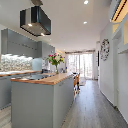 아파트 Few Minutes From Valletta Modern 2-bd Roof Top