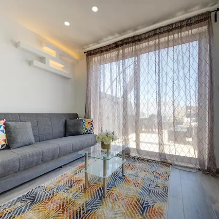 Few Minutes From Valletta Modern 2-bd Roof Top 아파트 *