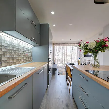 Few Minutes From Valletta Modern 2-bd Roof Top 아파트 *